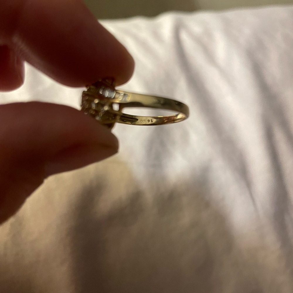 14k Gold, Diamond Ring - Picture 4 of 5